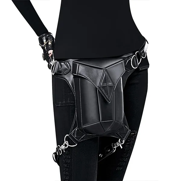 Schwarze Hüfttasche aus Kunstleder im Punkstil